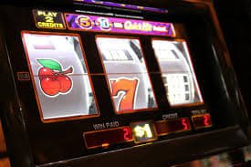 Casino trực tuyến với dealer thật phát sóng trực tiếp tại 8 luck 8